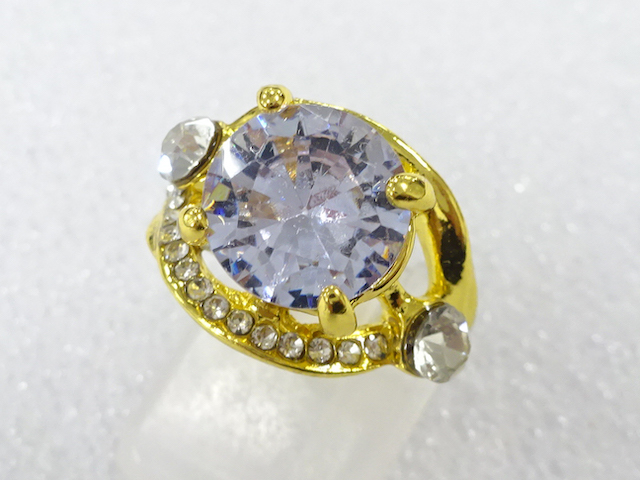 Crystal ring (size 10)